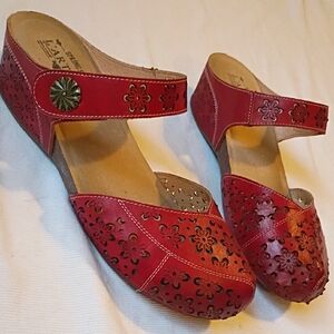 L'Artiste Red Amolt Laser Cut Floral Shoe